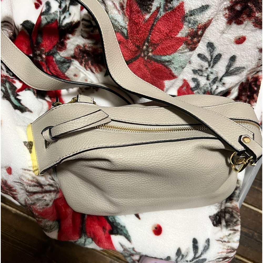Sold locally! 2 x Shoulder bags. Great conditions #Cheapbags
